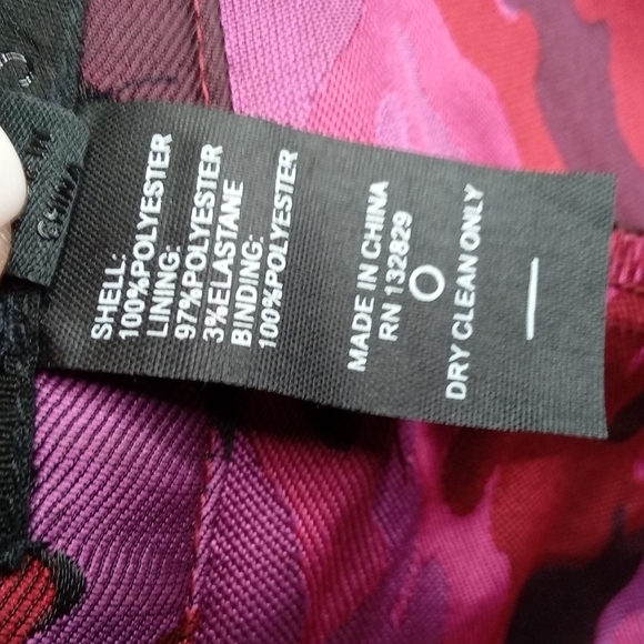 h:ours Joggers Camouflage Pink Red black. Size Medium. - Picture 10 of 14